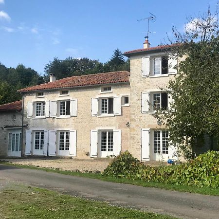 Moulin Sous La Vergne Nanteuil-en-Vallee Экстерьер фото