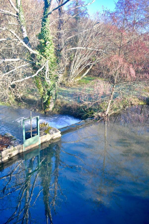 Moulin Sous La Vergne Nanteuil-en-Vallee Экстерьер фото