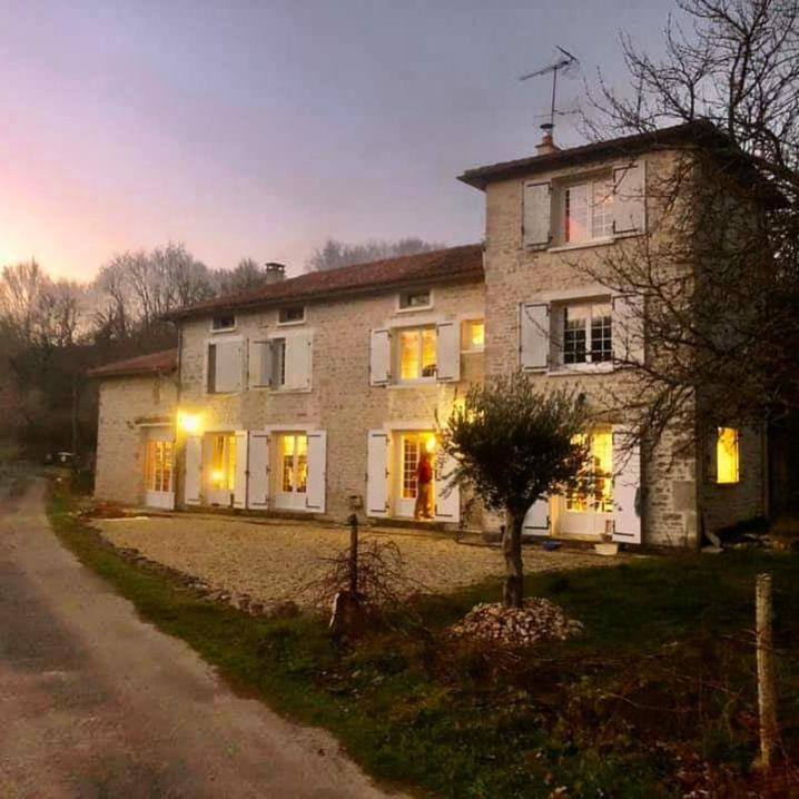 Moulin Sous La Vergne Nanteuil-en-Vallee Экстерьер фото