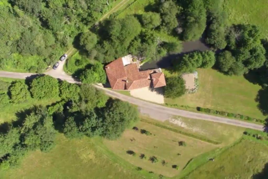Moulin Sous La Vergne Nanteuil-en-Vallee Экстерьер фото