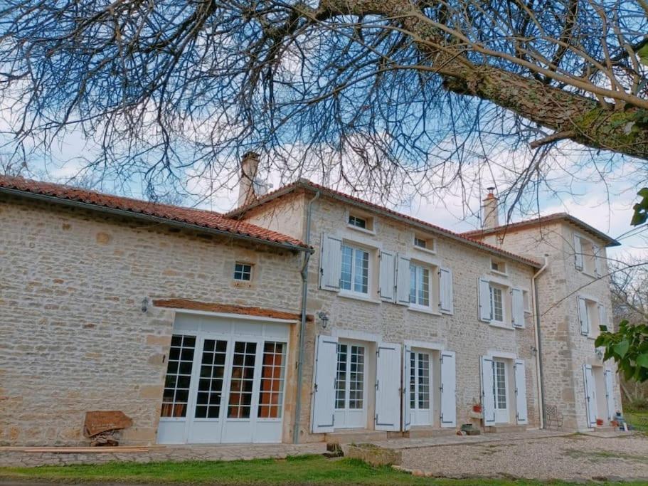 Moulin Sous La Vergne Nanteuil-en-Vallee Экстерьер фото